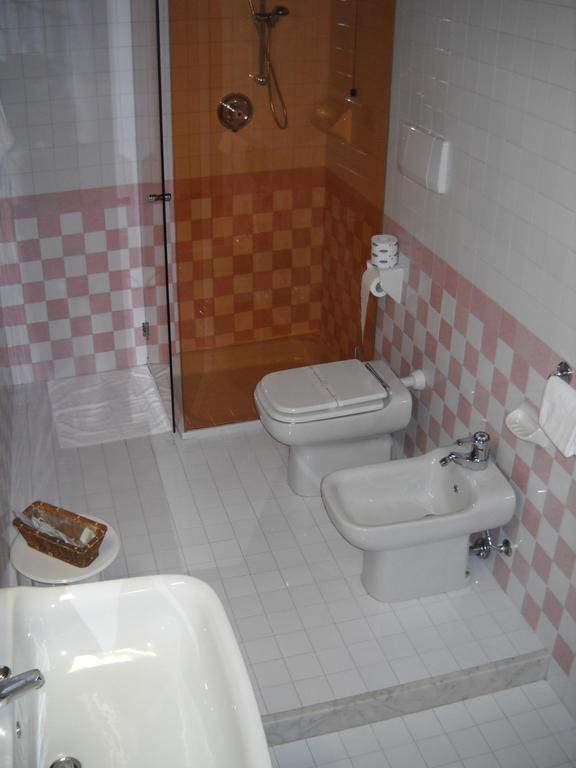 Hotel Faccioli Valeggio sul Mincio Habitación foto